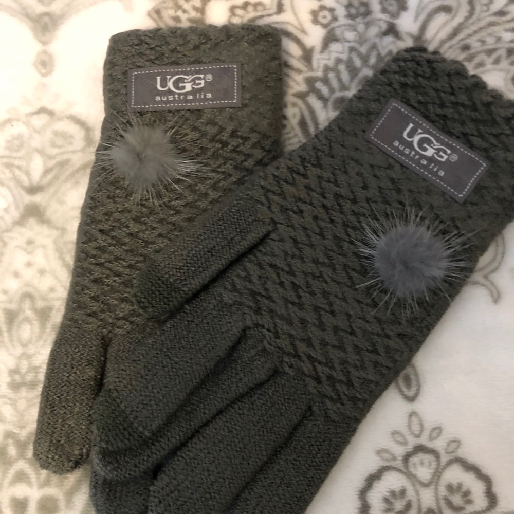 Ugg gloves